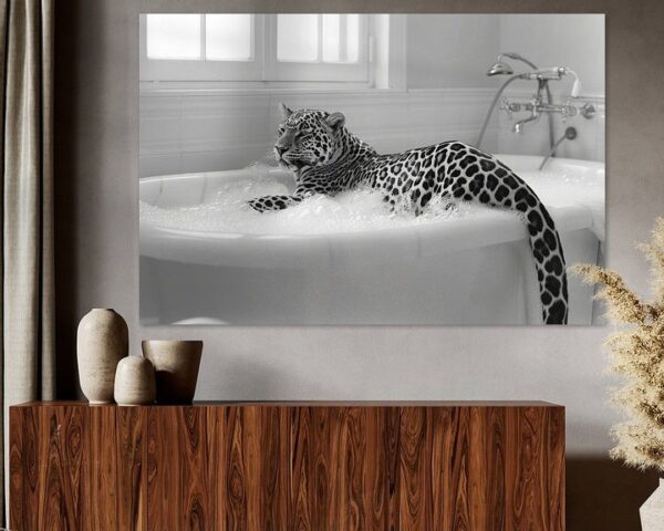 Eleganter Leopard im Badezimmer