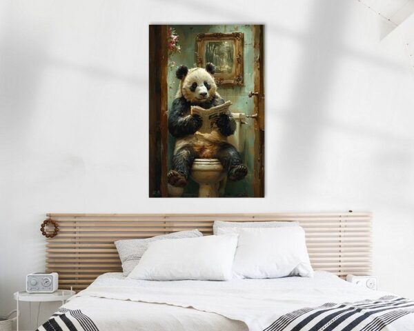 Gemütliches Badezimmer mit lesendem Panda - Einzigartiges WC Poster