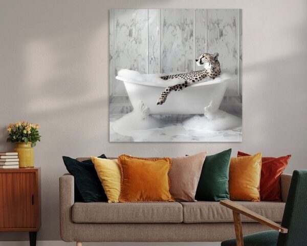 Gepard in der Badewanne - Ein lustiges Badezimmer Bild