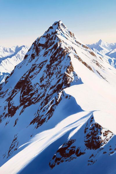 Majestätischer Gipfel im Schnee