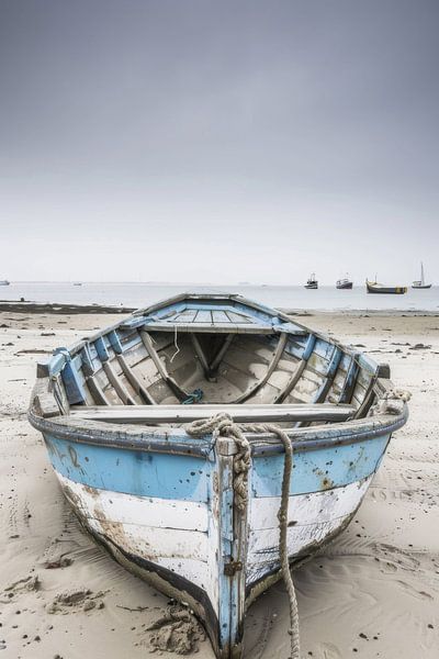 Verlassene Blaufärbung am Strand