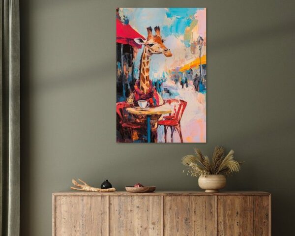 Giraffe im Café mit Kaffee