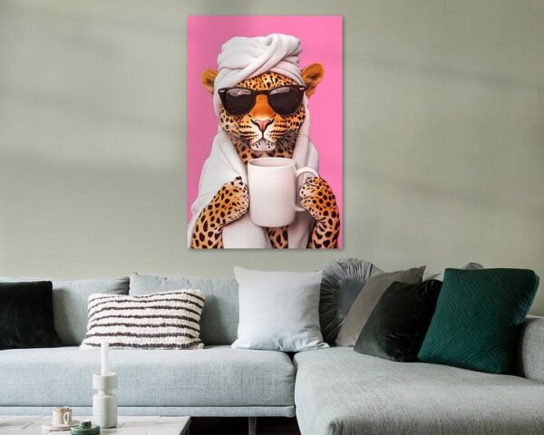 Leopard mit Kaffee und Handtuch