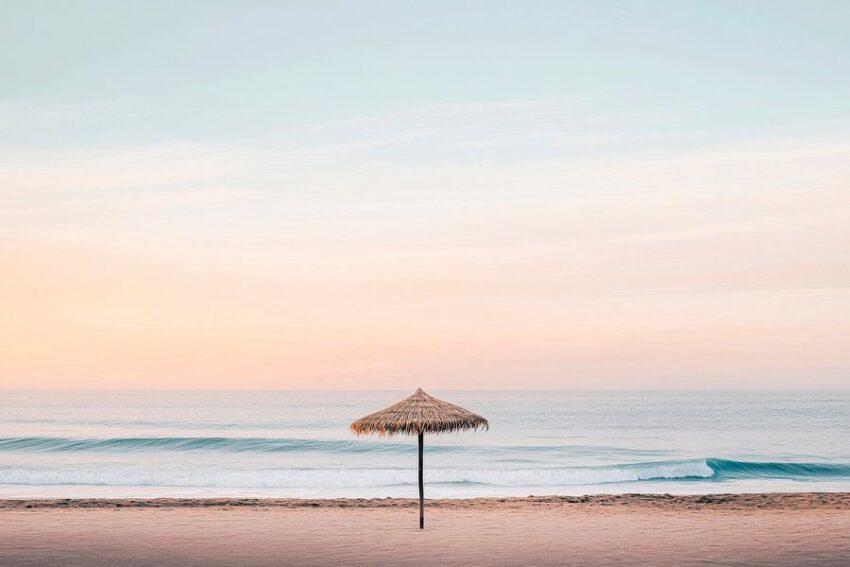 Ruhe am Strand bei Sonnenaufgang