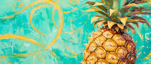 Ananas vor aquablauem Hintergrund