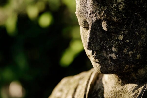 Buddhistische Statue