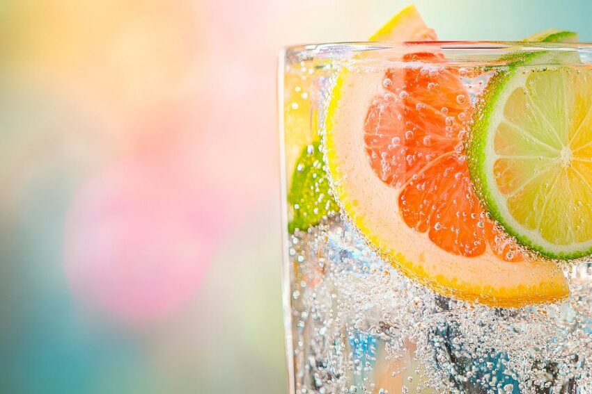 Fruchtige Erfrischung im Glas – Spritzig!