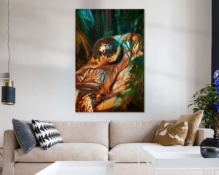 Glitzernde Disco-Kugel im Dschungelời