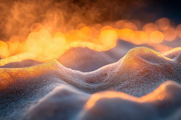 Glühende Wellen aus Sand und Licht