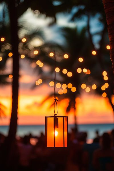 Lichterzauber am Strand bei Sonnenuntergang