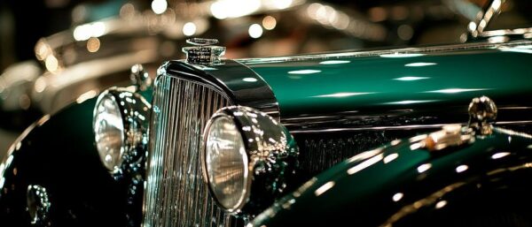 Oldtimer Frontansicht – Eleganter Stil