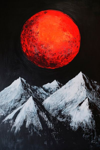 Roter Mond über Bergspitzen