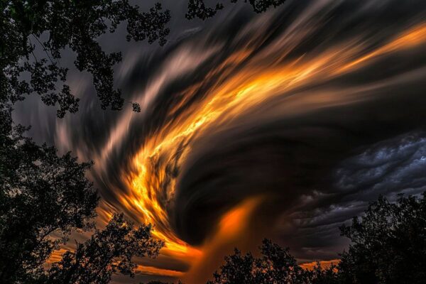 Sturmwolken im dramatischen Licht