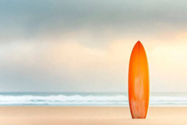 Surfbretter am ruhigen Strand