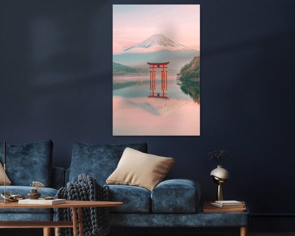 Torii mit Fuji im Morgenlicht