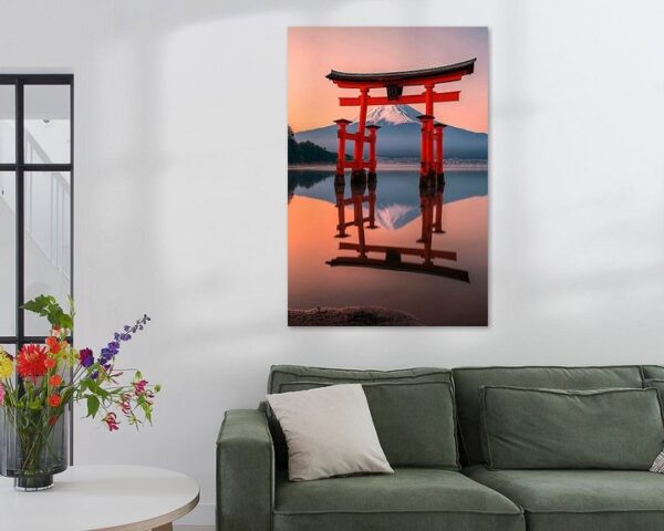 Torii und Fuji im Morgenlicht