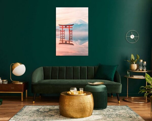 Torii und Fuji im Morgennebel