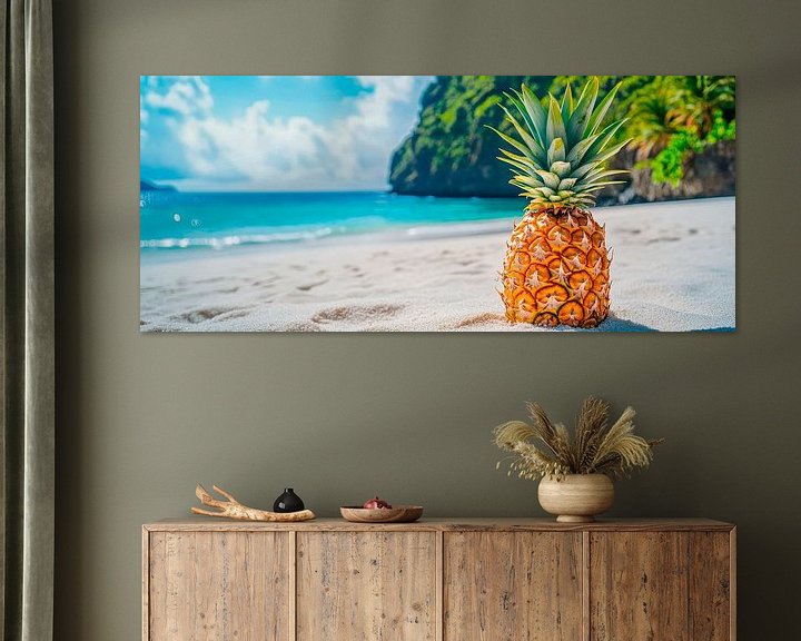 Tropische Ananas am Strand – Paradiesisch