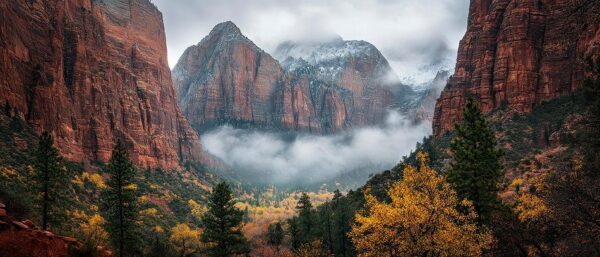 Zion Nationalpark bei Nebel – Dramatisch